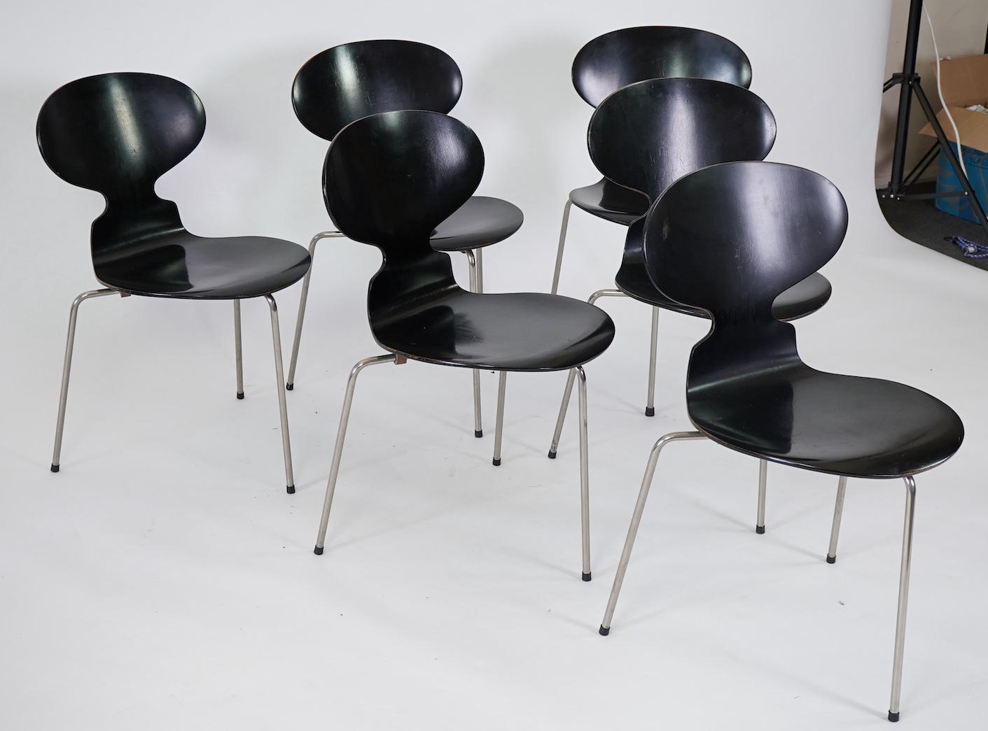 Arne Jacobsen (Danish, 1902–1971) for Fritz Hansen: A set of six Model 3100 'Ant' side chairs